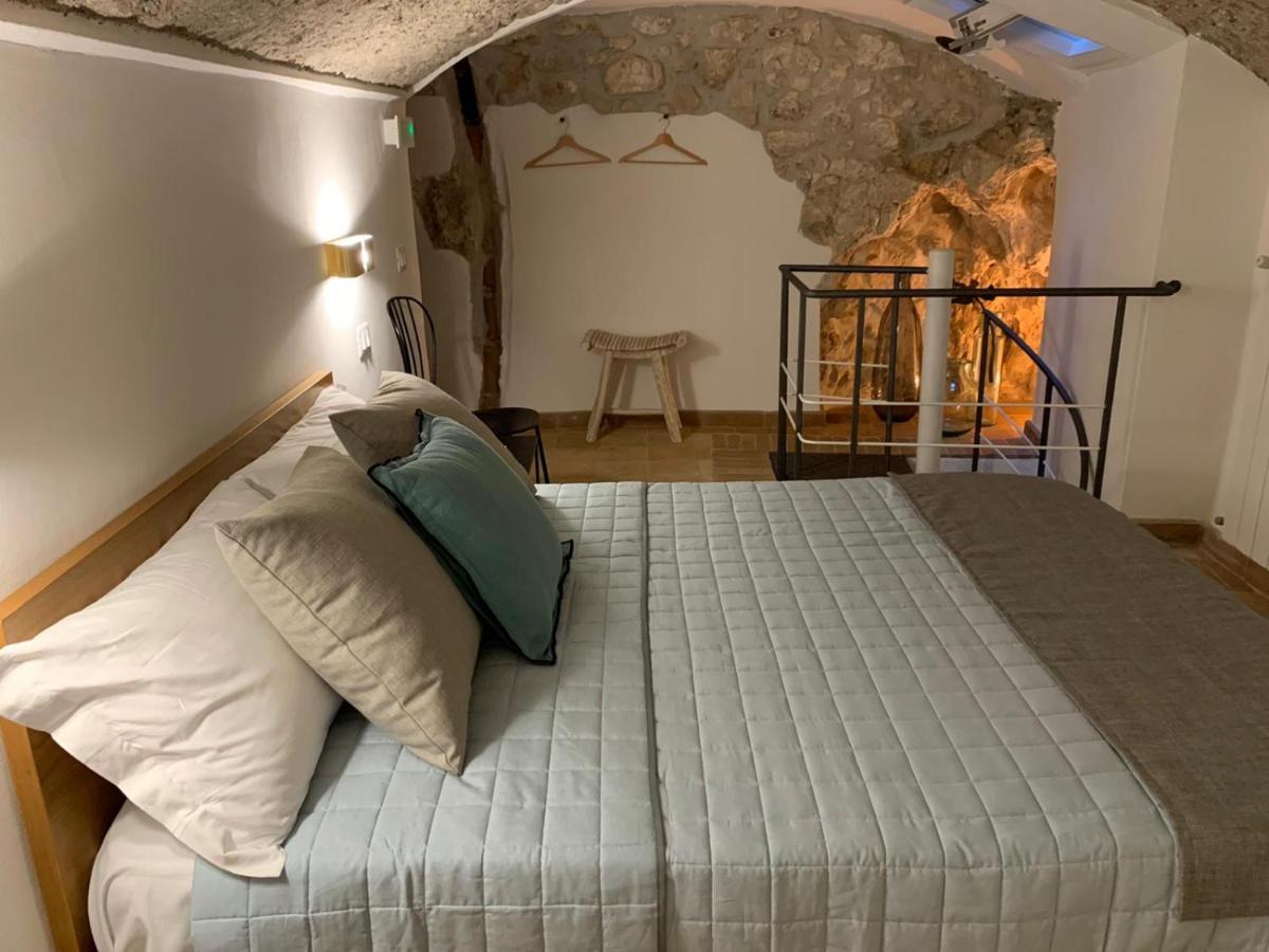 Aurora Medieval House Sermoneta Eksteriør billede