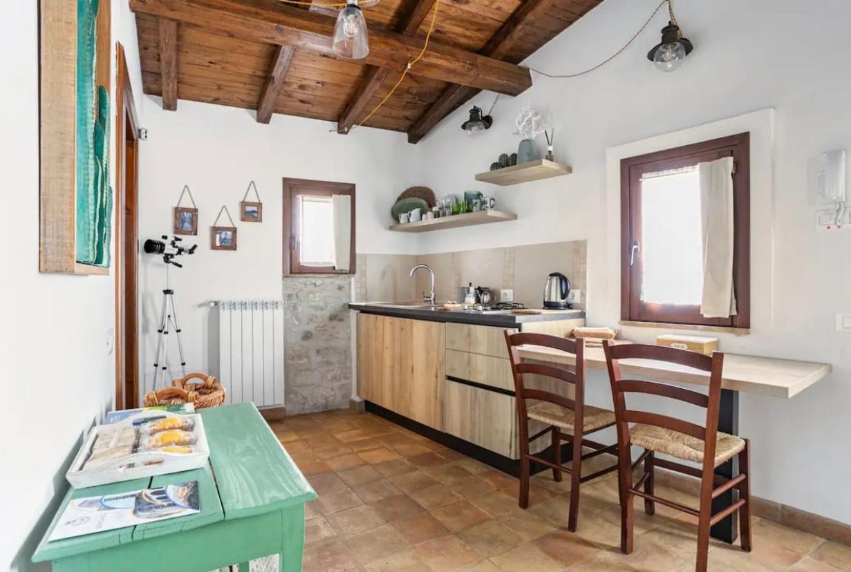 Aurora Medieval House Sermoneta Eksteriør billede
