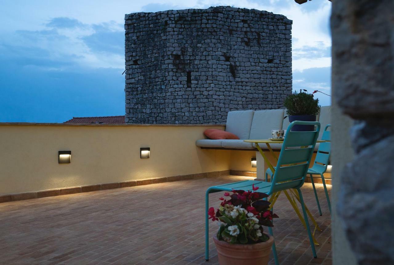 Aurora Medieval House Sermoneta Eksteriør billede